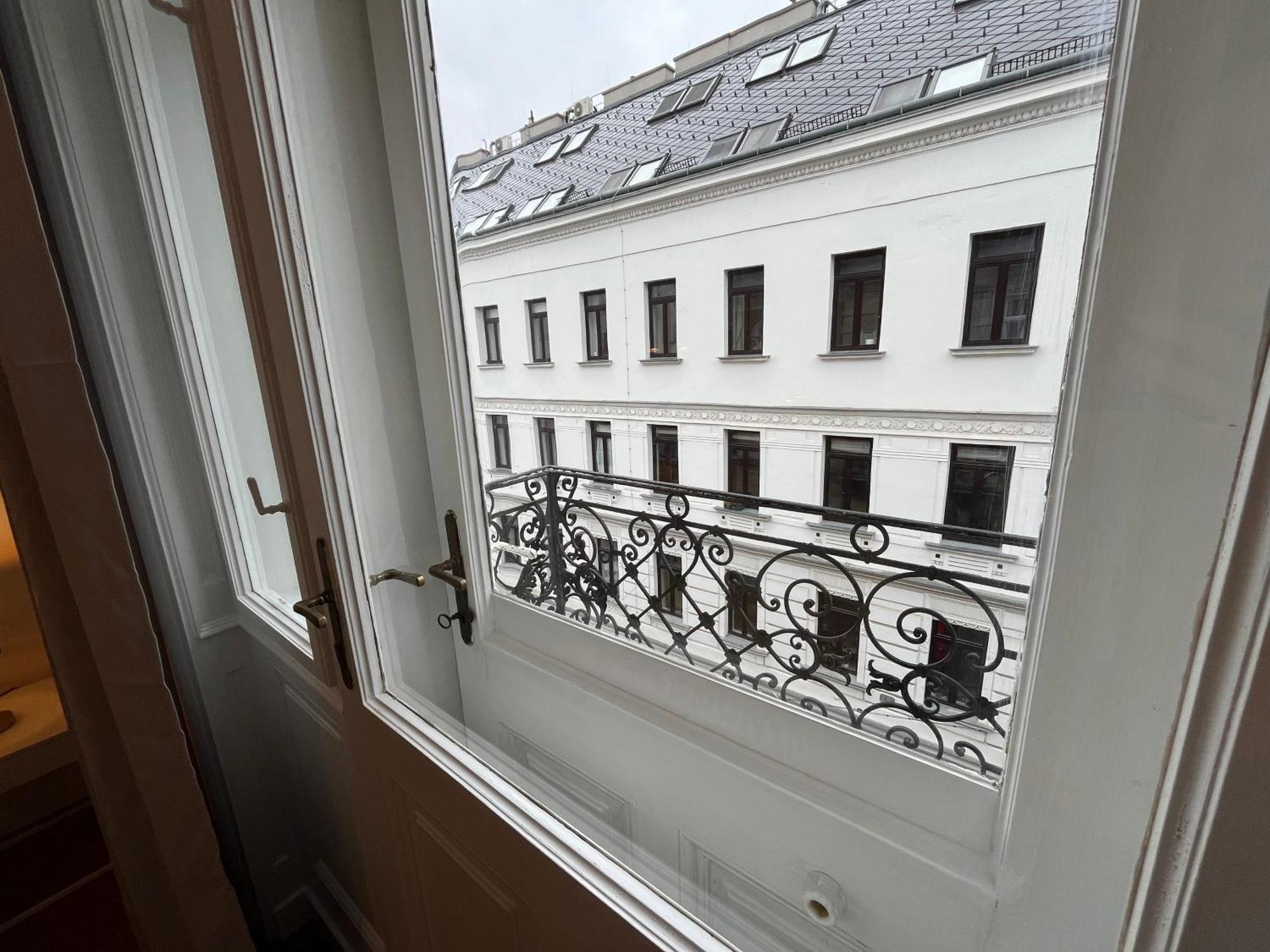 Grosszuegiger Wiener Altbau Gleich Neben Schoenbrunn Eksteriør billede